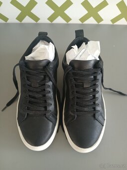 4 páry - sada dívčích botů Converse,Vagabond,Kiprun - 3