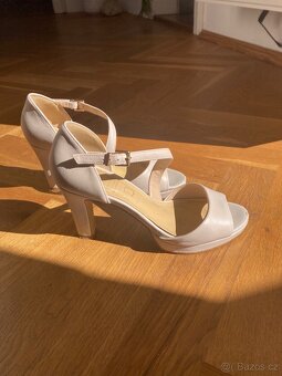 Kožené sandále na podpatku - 3