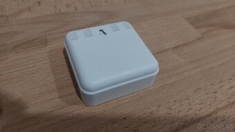Teploměr, vlhkoměr a hodiny wifi Tuya - 3