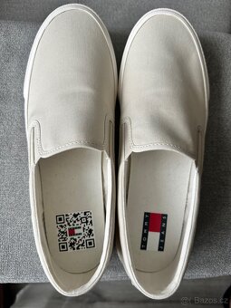 Nové Tommy Hilfiger vel.44. - 3