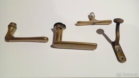 Starý šicí stroj BOBBIN. - 3