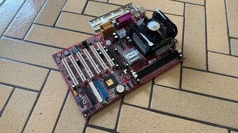 MSI 845E Max / Intel P4 2.66GHz / Socket 478 - 3