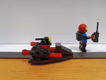 LEGO Space 1954 Surveillance Scooter - 3