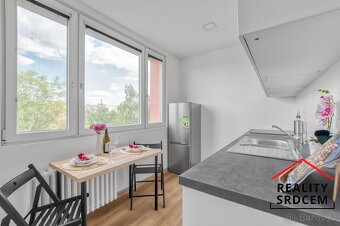 Pronájem bytu v os. vlast. o velikosti 2+1+balkon/58 m2 na u - 3