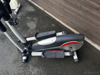 🏋️♂️ Eliptický trenažer HouseFit - 3