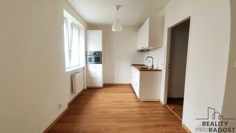 Pronájem bytu 1+kk, 33 m², ul. Husova, Náměšť nad Oslavou - 3
