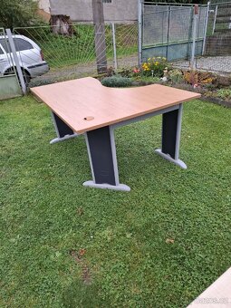 Prodám zachovalý pracovní stůl Hobis - 3