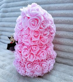 Růžový medvídek, méďa z růží, medvěd s kyticí, Valentýn - 3