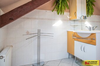 Moravský Krumlov, podkrovní byt 4+1, terasa, zahrada, dílna - 3