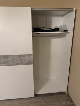 Šatní skříň - 3