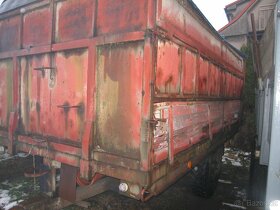 Traktorový sklapěcí návěs, Pilinák - 3