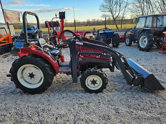 malotraktor Mitsubishi MT240 4x4 s čelákem - 3