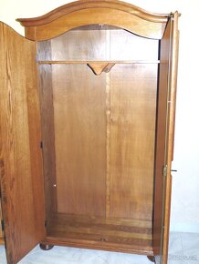 rustikální dvoudveřová šatní skříň - 3