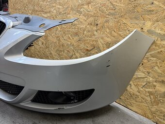 Predni naraznik Seat Leon 2009 stribrny - 3