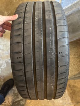 Michelin Pilot Sport 5 235/40 R19 - 3