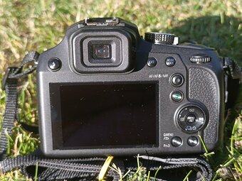 📸Fotoaparát Panasonic FZ82 – 60× zoom, 4K - 3