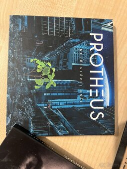 2 CD Protheus – Závislosti & Nepřestávej snít + paličky - 3