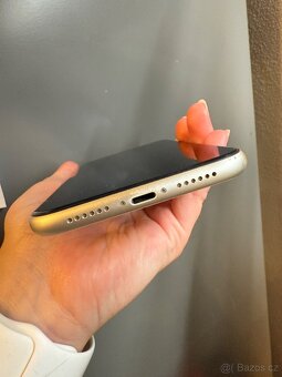 Apple iPhone 11 64 GB - 3