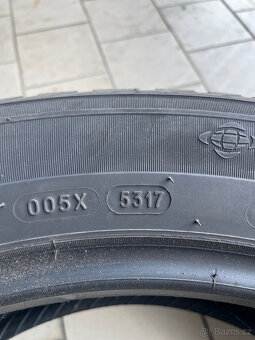 Prodám zimní pneu 235/50 R19 Michelin - 3