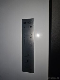 Chladnička s mrazničkou Hisense RS670N4HW1 bílá - 3