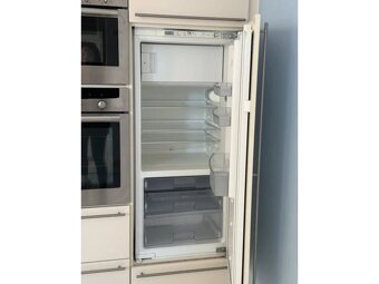 Moderní kuchyňská linka s vestavěnými spotřebiči,5624 - 3