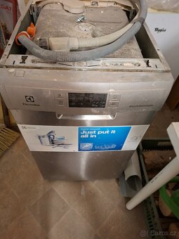 Vestavěná myčka nádobí 60cm šíře AEG-ELEKTROLUX - 3