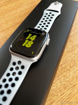Prodám Apple Watch SE 44 2020 - 3