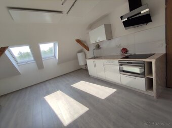 Pronajmu nový, podkrovní byt 1+kk v Mimoni, ul. Lužická 105 - 3