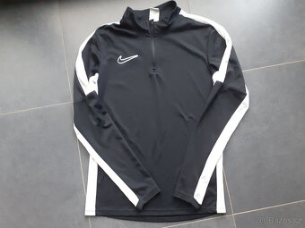 Nike chlapecká sportovní mikina a triko vel. XS - 3