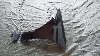 Mercedes W164 BLATNÍK LEVÝ ČERNÝ 4000kč - 3