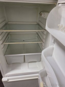 dvoudvéřová lednice 140cm Zanussi - 3