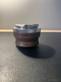Drevený distributor na kávu 58,35mm - 3