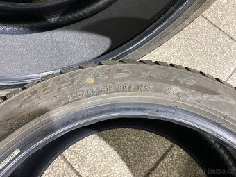 Pirelli Sottozero 3 235 45 R18 - 3