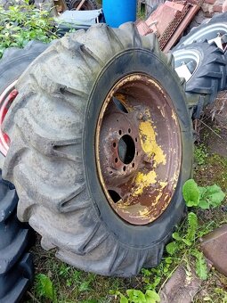 Zetor kolo 28 na 14,9 - 3