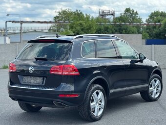 VW Touareg 3.0 TDI / Vzduch /Tažné 3.5t /Webasto / Servis VW - 3