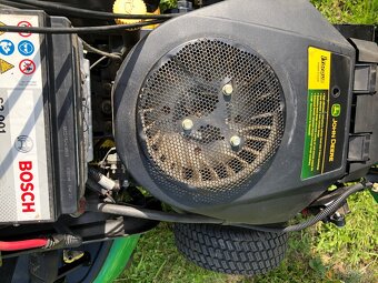 Zahradní traktor John Deere X300R + výhoz - 3
