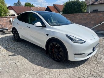 Tesla Model Y, Performance - 3
