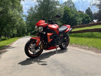 Triumph street triple 675r - 3