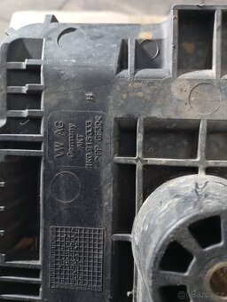 Konzola baterie Superb,Octavia II a jiné - 3