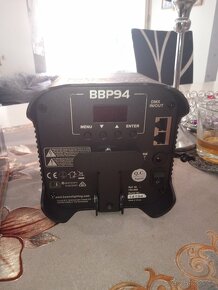 BeamZ BBP94 je vybaven 4 LED - 3