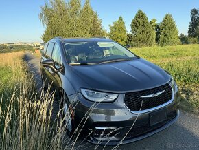 Chrysler Pacifica 2022 radar záruka nebourané DPH - 3