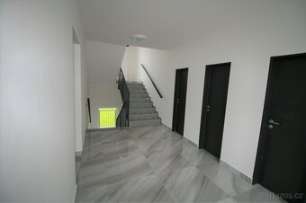 Cihlový byt 2+kk, 54 m2 s balkonem, vč. parkovacího místa - 3