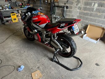 Yamaha r6 - 3