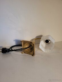 mosazná drobná stará lampa, lampička, bílé stínidlo - 3