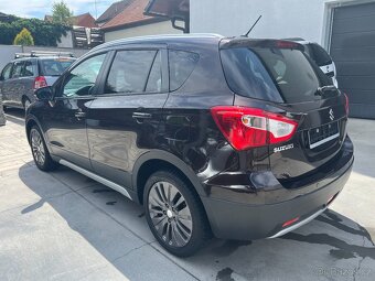 SUZUKI SX4 S-Cross 1,6i 88KW 1 MAJITEL KŮŽE PANORAMA VYHŘ.SE - 3