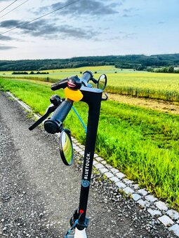 Skútr s Apple GPS AirTag – bezpečný, rychlý, připravený - 3