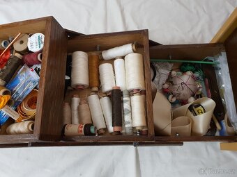 starožitné velké šití + galantérie - 3