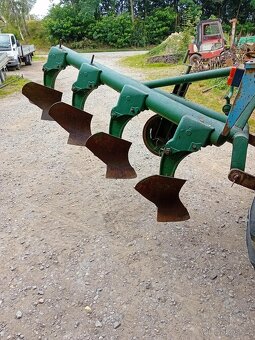 Zetor pluh - 3