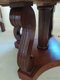 Stůl a čtyři židle.Rok výroby 1920 až 1930.Moderní.Velmi ori - 3