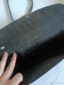 Černá kabelka přes rameno - 3